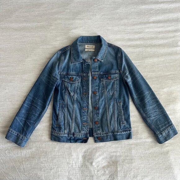 Madewell Classic The Jean Jacket in Medium Wash - Picture 4 of 8